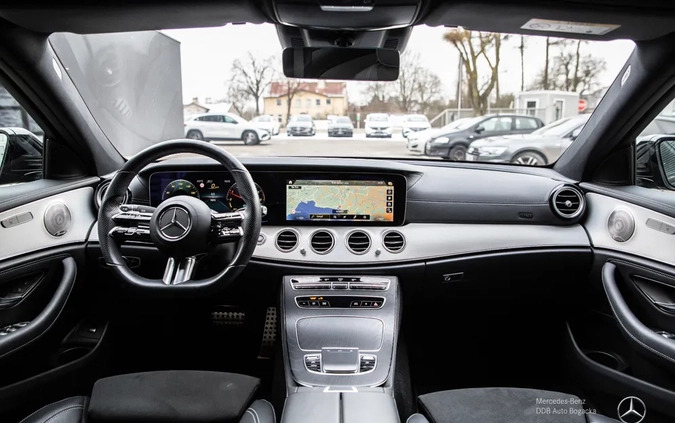 Mercedes-Benz Klasa E cena 249900 przebieg: 9893, rok produkcji 2022 z Władysławowo małe 301